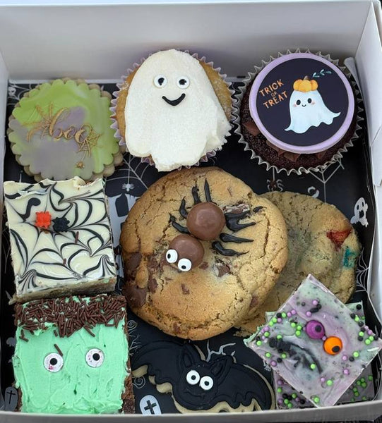 Halloween edible cake toppers.  CLICK HERE