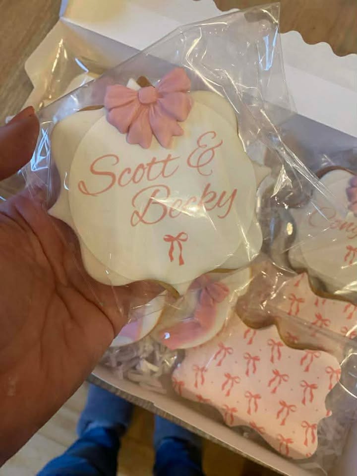 Pink Bow Personalised Engagement/Wedding Edible Cookie Toppers
